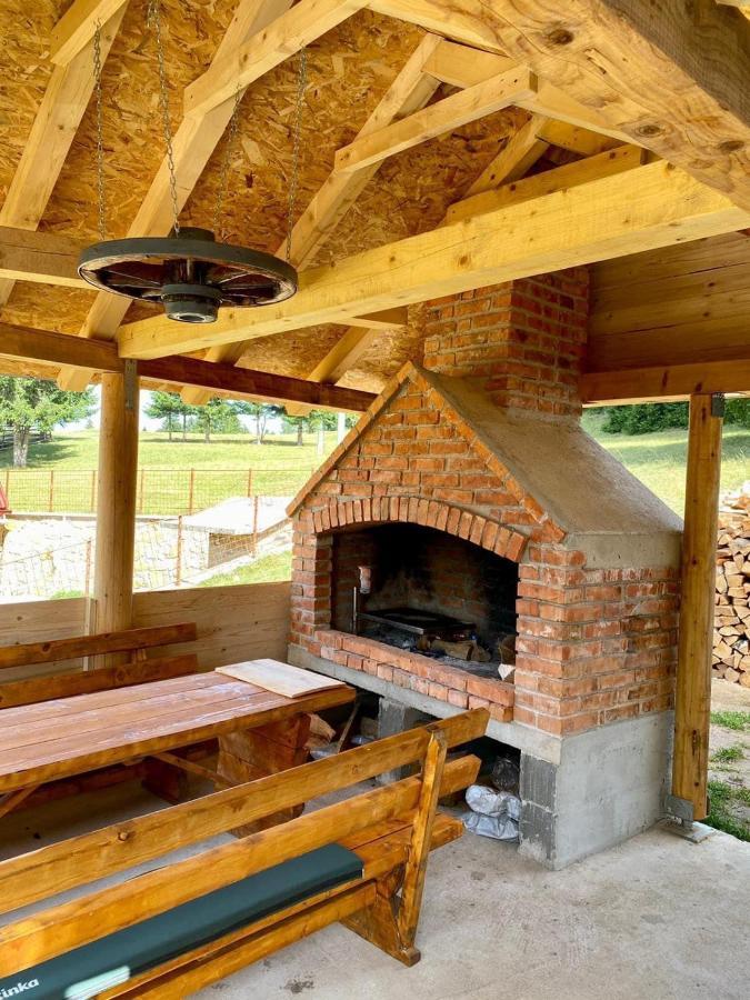 Vikendica Amra I Indir Villa ทราฟนิค ภายนอก รูปภาพ