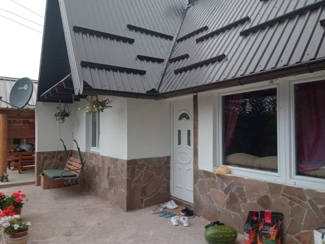 Vikendica Amra I Indir Villa ทราฟนิค ภายนอก รูปภาพ